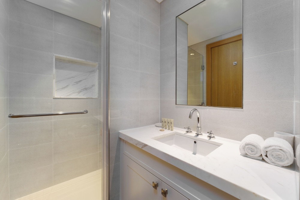 Maison Privee - Ultimate Living with Front-Row Views of Burj Khalifa & Dubai Fountains
