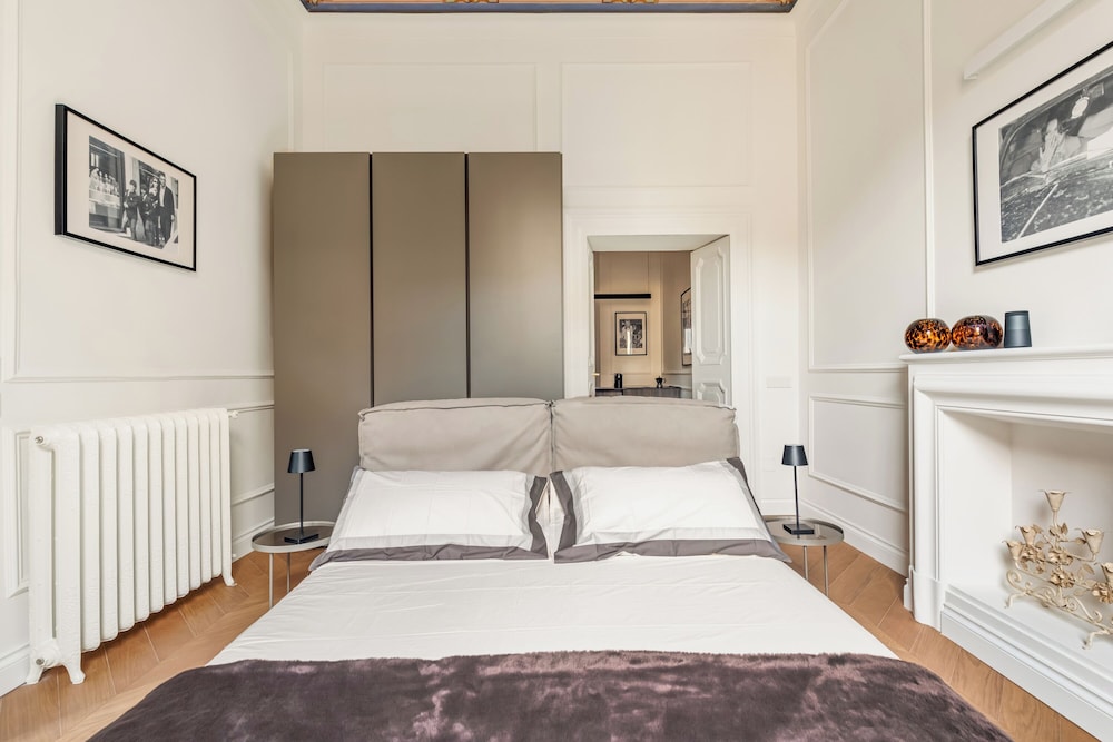 Spanish Steps Apartments