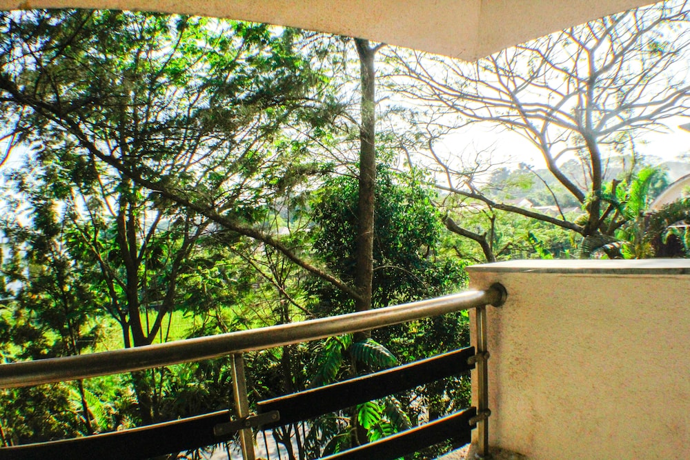 Rainwood Residency