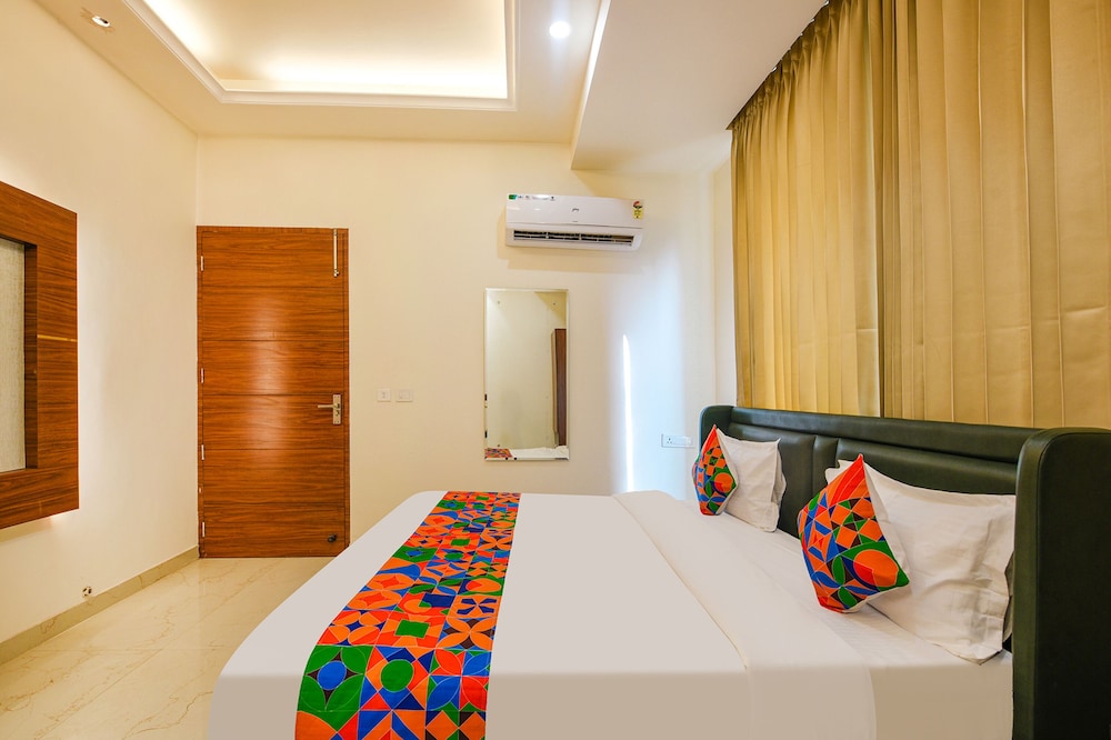 Fabhotel K9 Royal