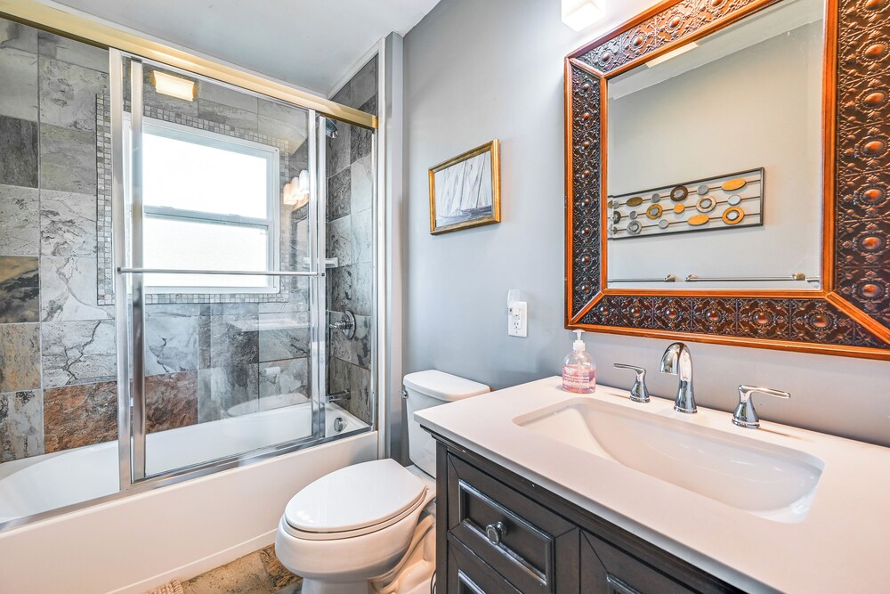 Near Dtwn Somerset: Tranquil Getaway w/ Fire Pit
