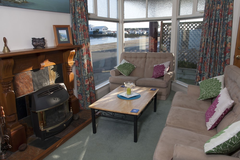 Moana Lodge - Guest House