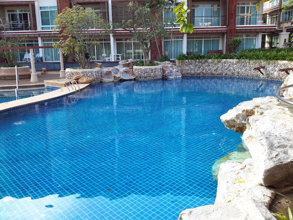 Beachfront Family Penthouse Hua Hin