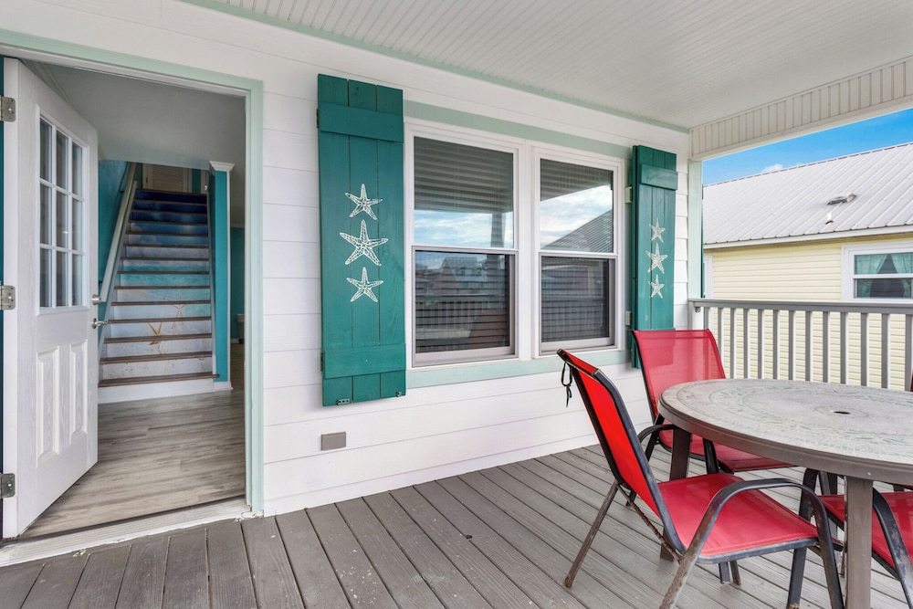 Beach Bum by Southern Vacation Rentals