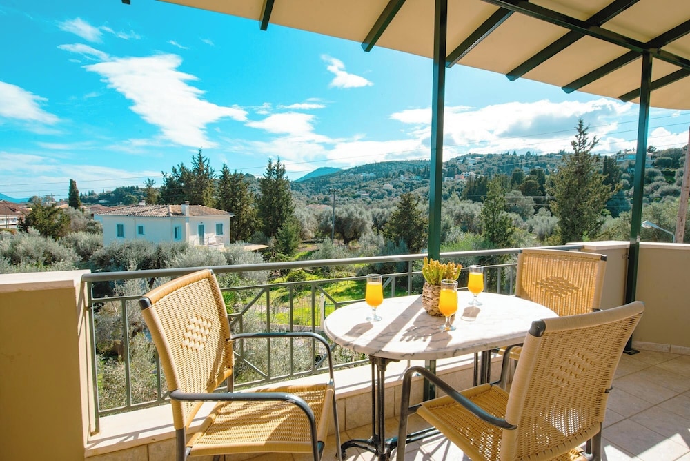 OLIA APARTMENTS LYGIA