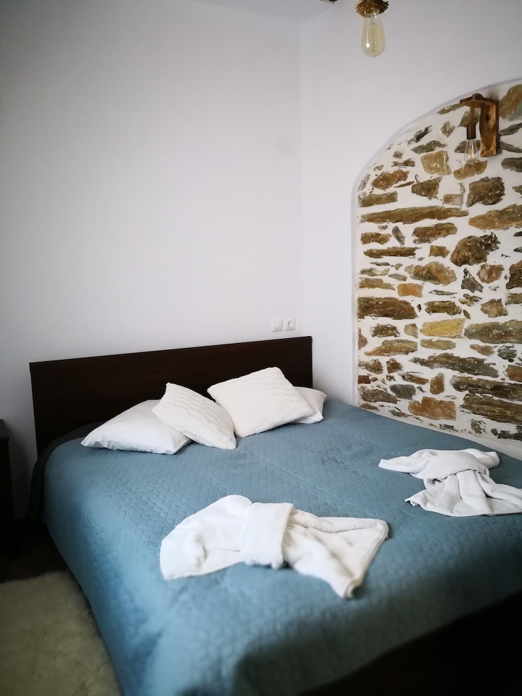 Effrosini Stonehouse Portaria