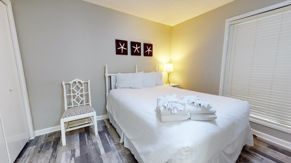 Augusta Village Sandestin by Gibson BR