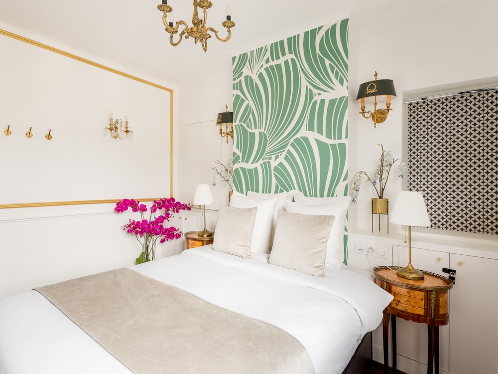Merveil Luxury Suites - Royale - Saint Honore view