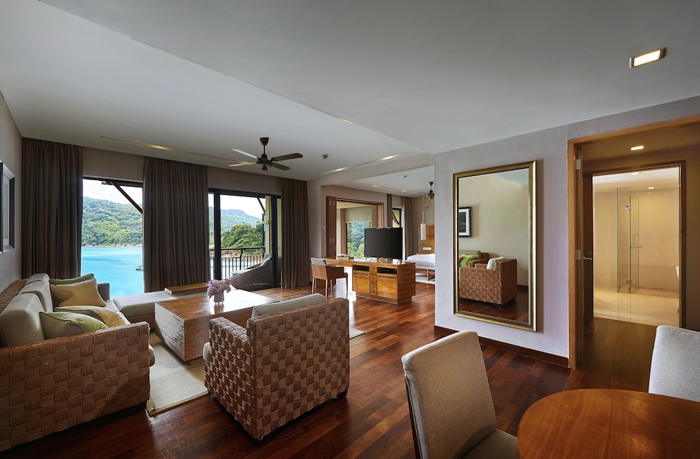 The Taaras Beach & Spa Resort 9