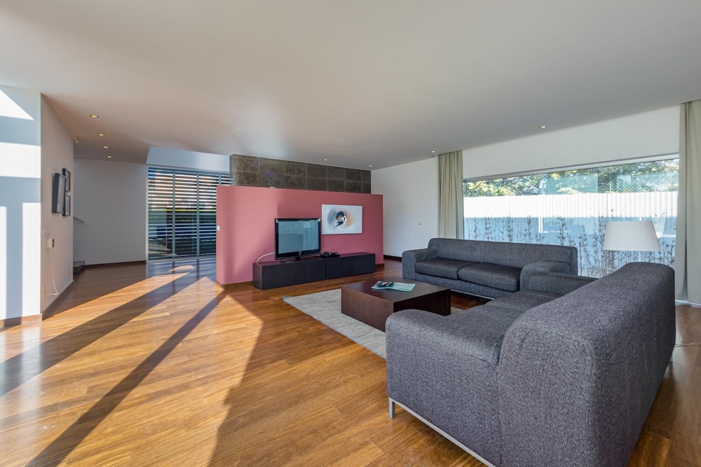 Villa Ocean Pine in Albufeira view 3
