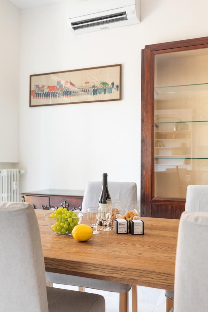 Bright and Spacious Family Apartment in Parioli photo 4