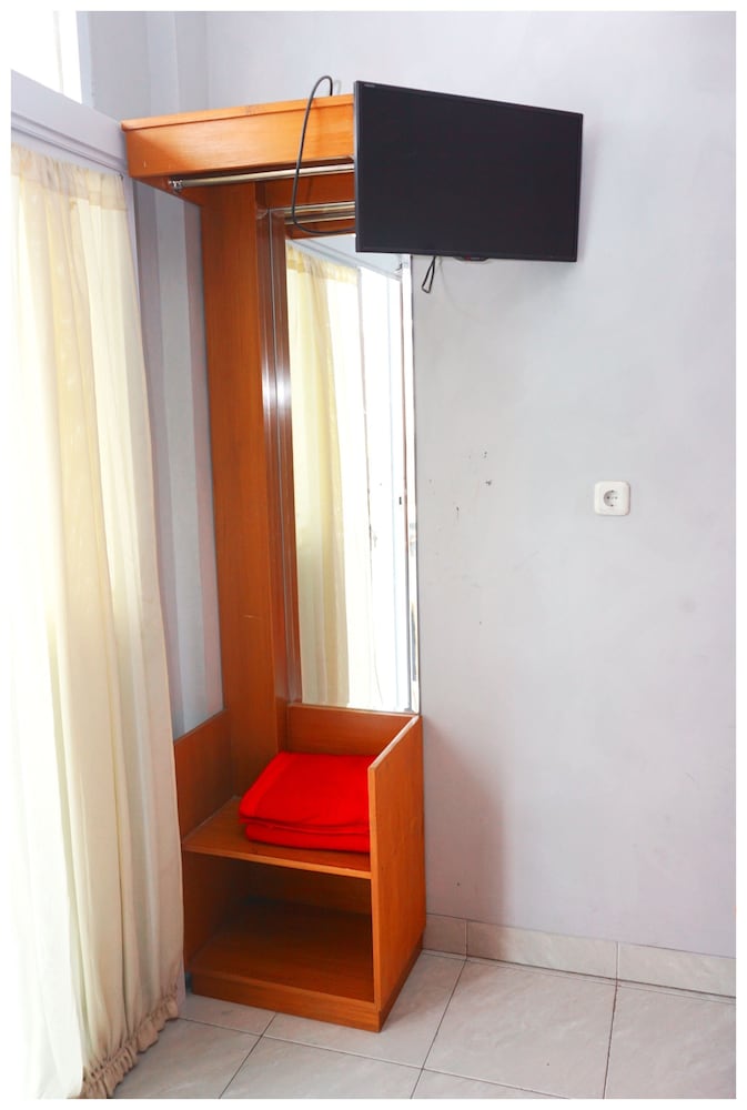 Budi House & Food Station