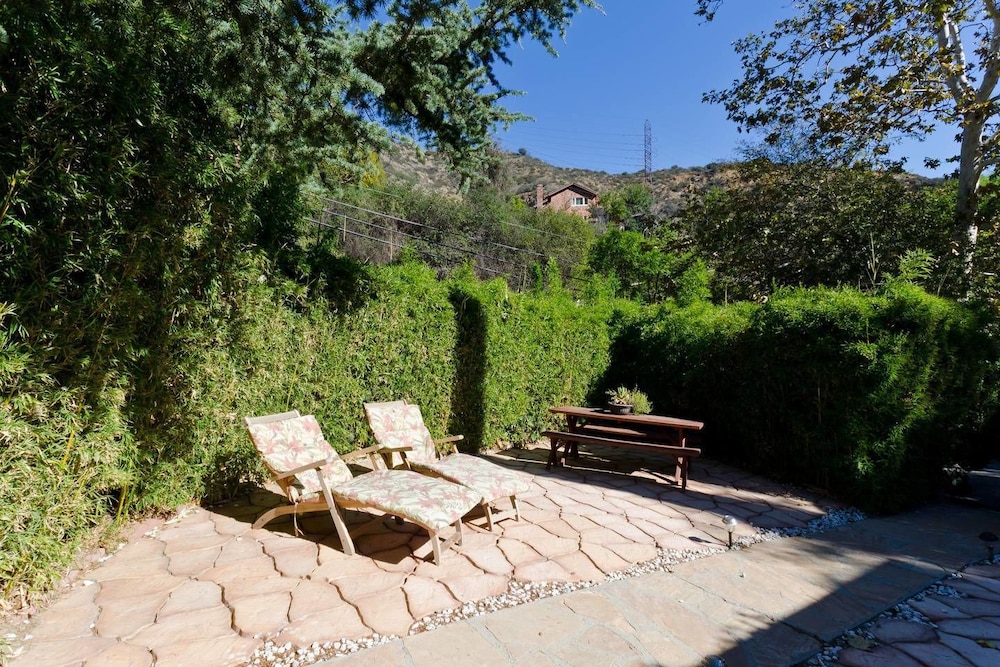 Burbank Vacations - Hollywood Hills Canyon Breezes - Property Image 1