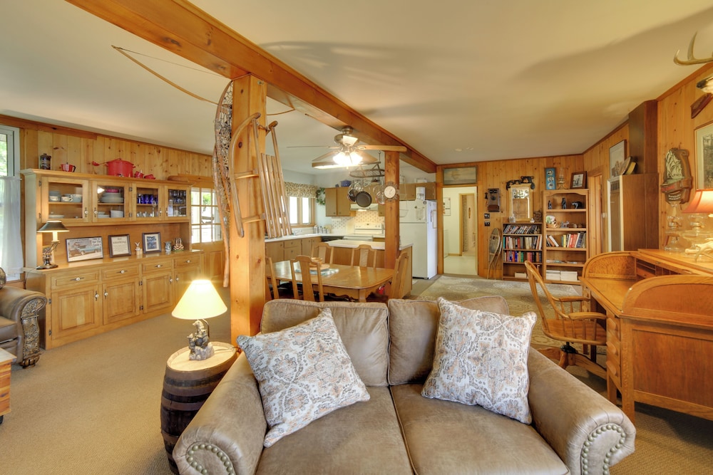 Private Sandy Beach: Lake Superior Group Retreat