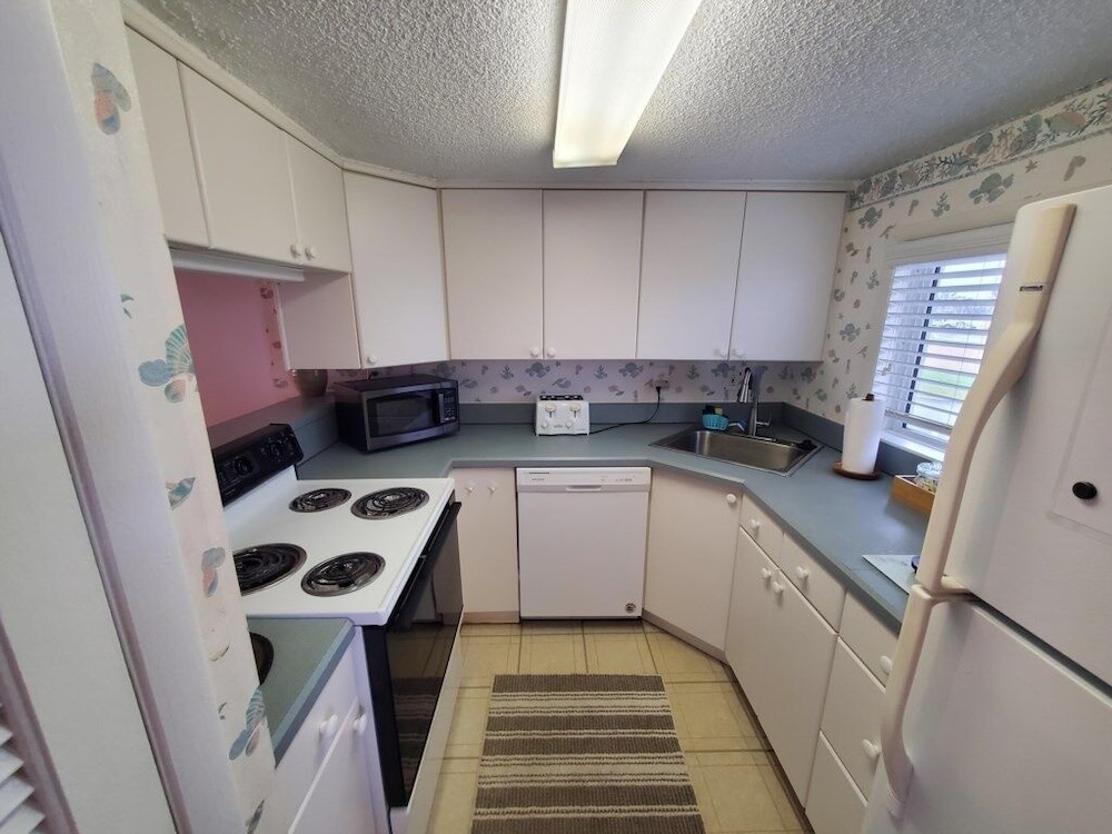 Tradewinds 151 1 Bedroom Condo