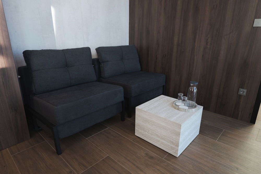 DISTRICT boutique