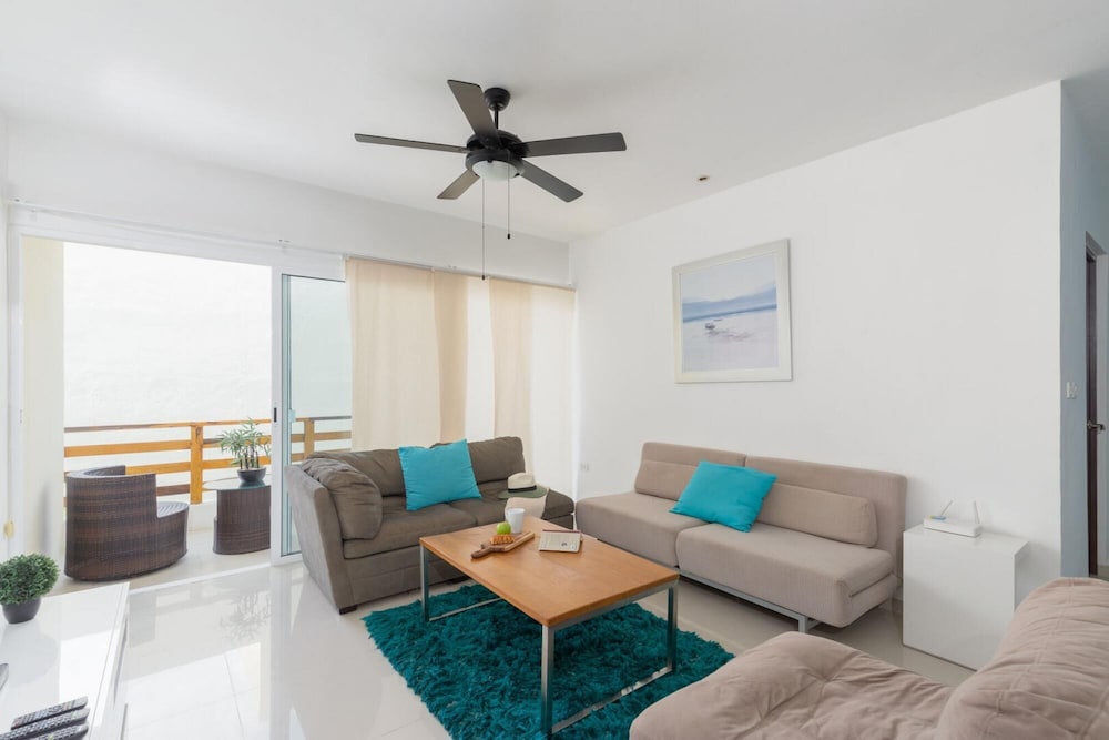 Amazing Modern 2 PH in 1 6BR Private Jacuzzi Great Facilities GYM 2 Rooftops Security view 4