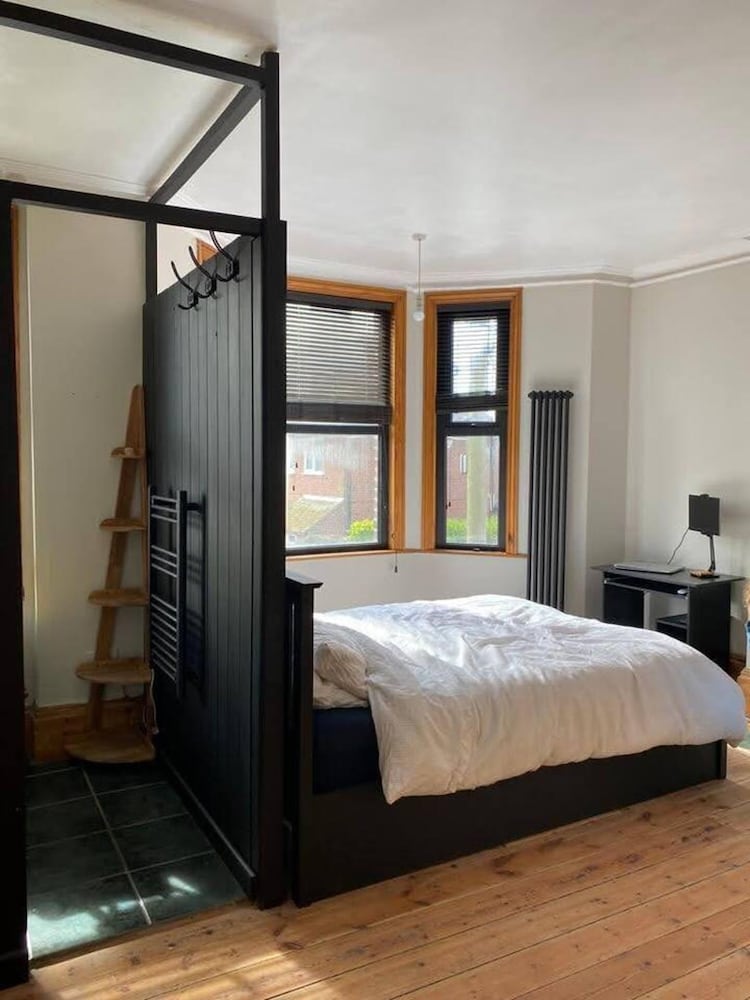 Edwardian Villa by the Sea,coastal Walks,king Beds view 2