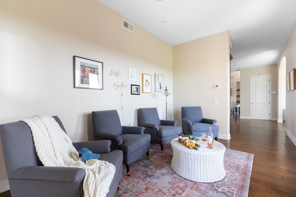 Palazzo Del Sol By Avantstay Breathtaking Home w Mountain Views Hot Tub