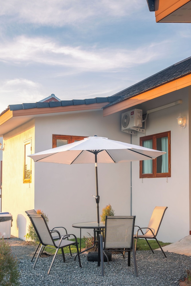 The garden pool villa resort at doisaket