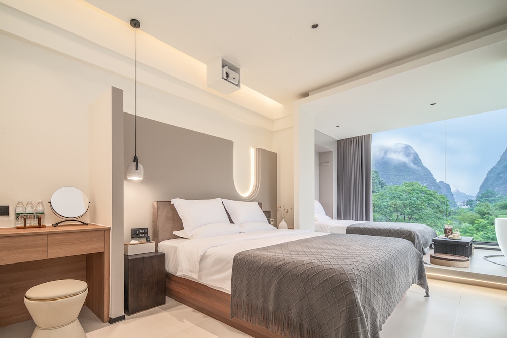 Karst Scenic Hotel