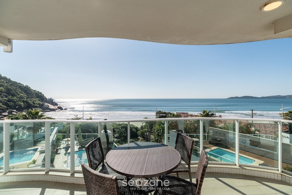 VDT - Apartments 180m From Bombas Beach