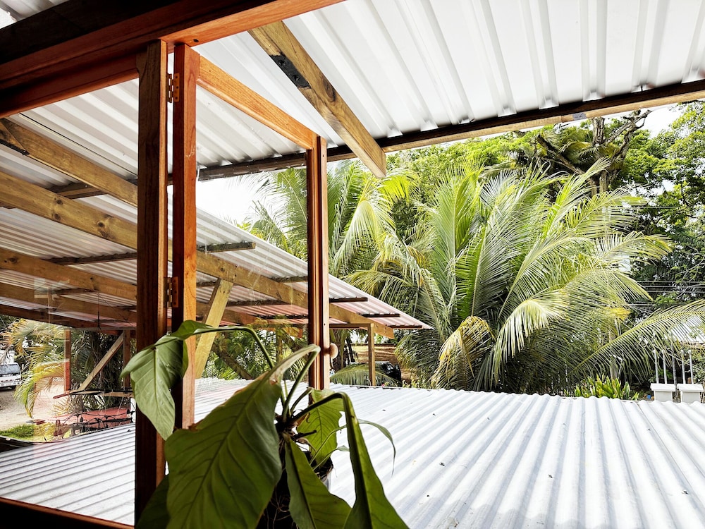 surfhouse pavones