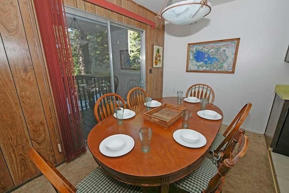 Lake Tahoe Vacations - 1629 Pioneer Trail 4 Bedroom Home by RedAwning - Property Image 9