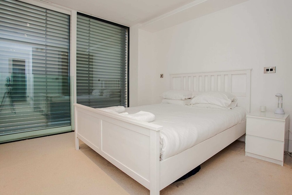 Exquisite 2 Bedroom Apartment In Bank