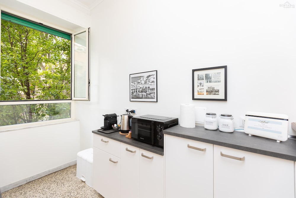 Clodia 5 Apartment