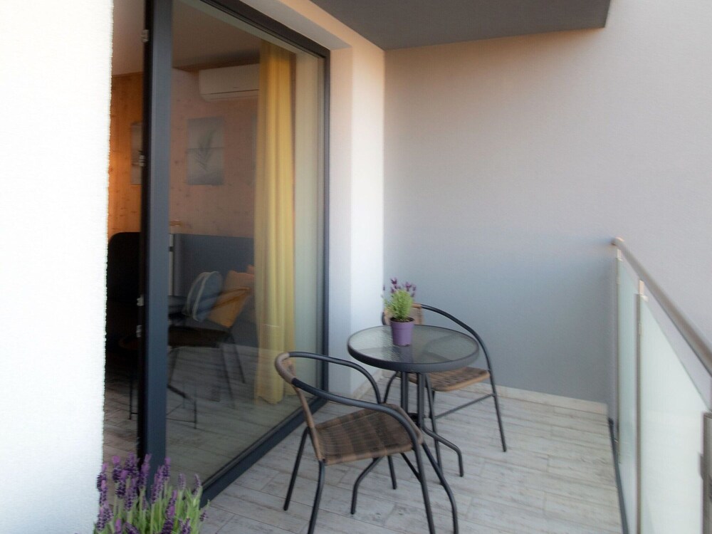 Apartment in Sianozety Near the Beach
