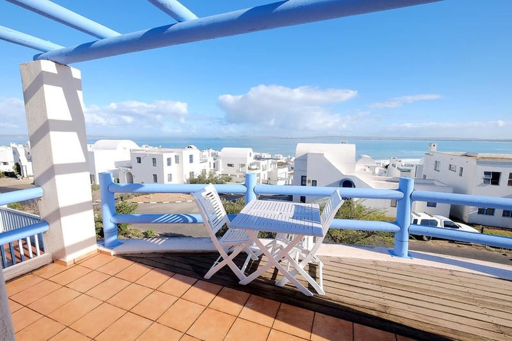 Charis to Theo - Relax in Style at This 3-bedroomed Langebaan Holiday House