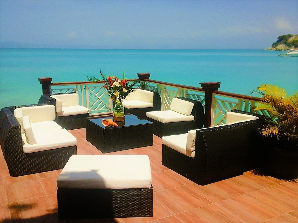Abaka Bay Resort