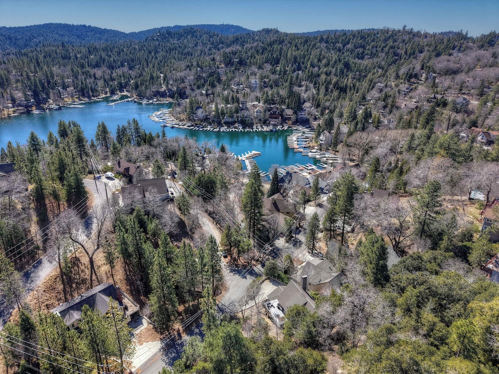 Bow N Arrow Lodge For 8!