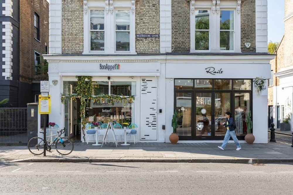 Westbourne Park Road Xvii by Onefinestay