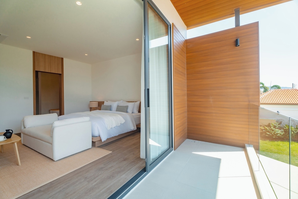 Modern Tropical Pool Villa - Saiyuan