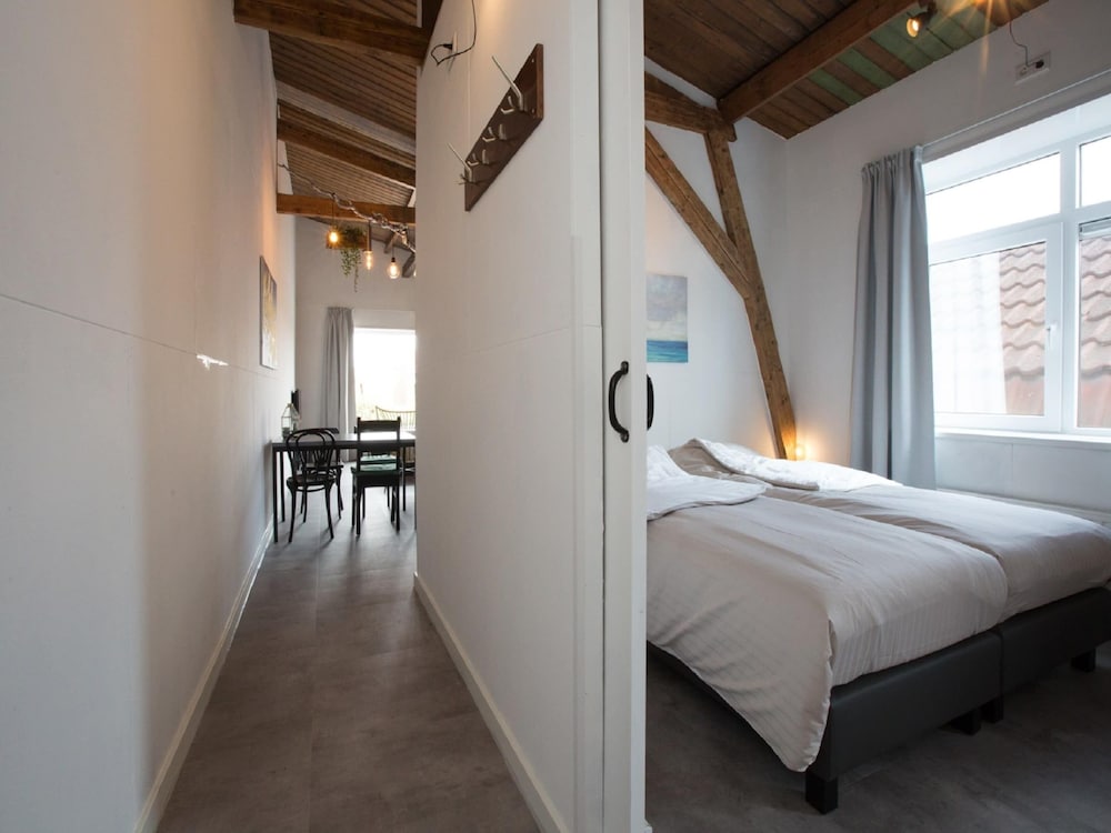 Lovely, Modern, 4-person Apartment in the Heart of Koudekerke