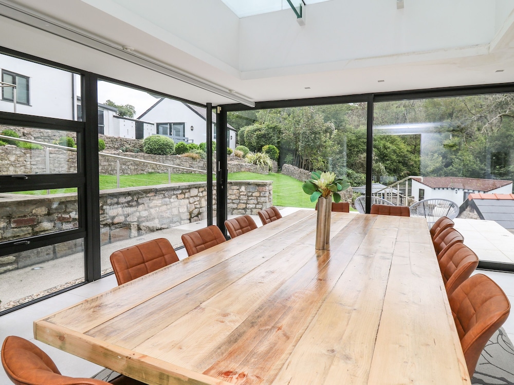 Glamorgan House