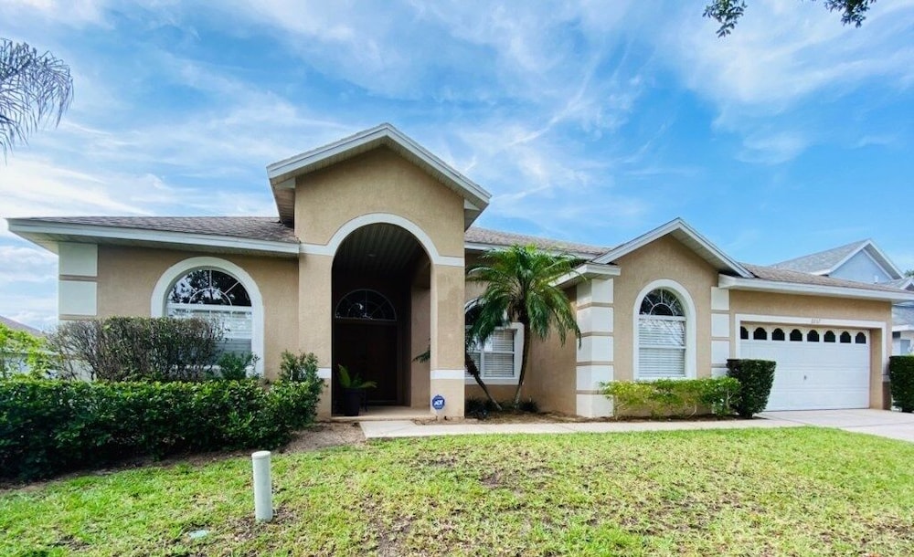Southern Dunes Golf Views! 5 Bedroom Home by RedAwning