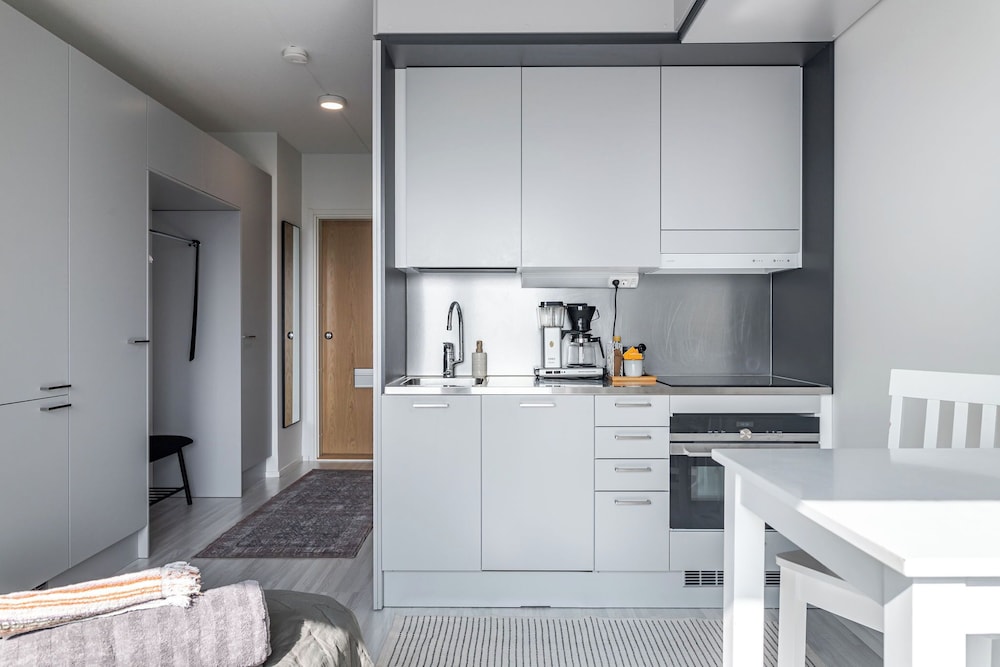 Modern Studio next to Railway Station