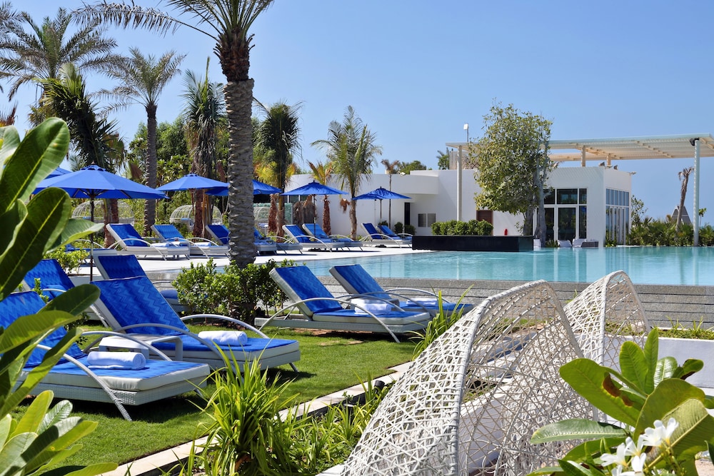 Nurai Island Resort