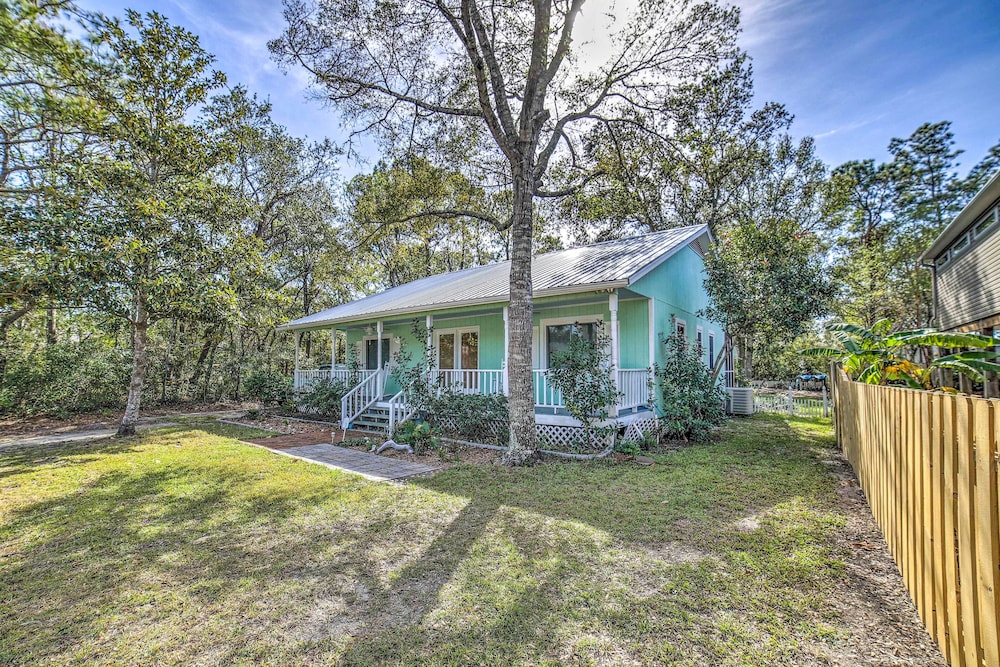 Oak Island Home w/ Yard < 1 Mi to the Beach! view 5