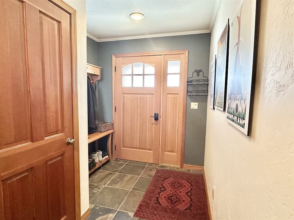 Mh138 Mountain Harbor Holiday Roost view 2
