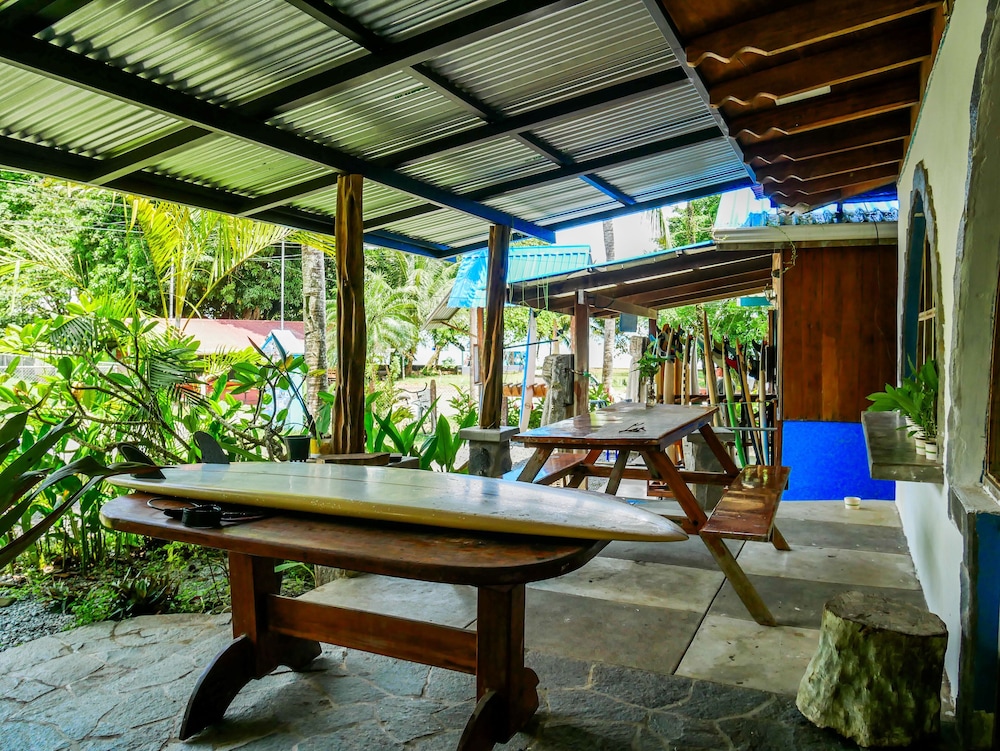 surfhouse pavones