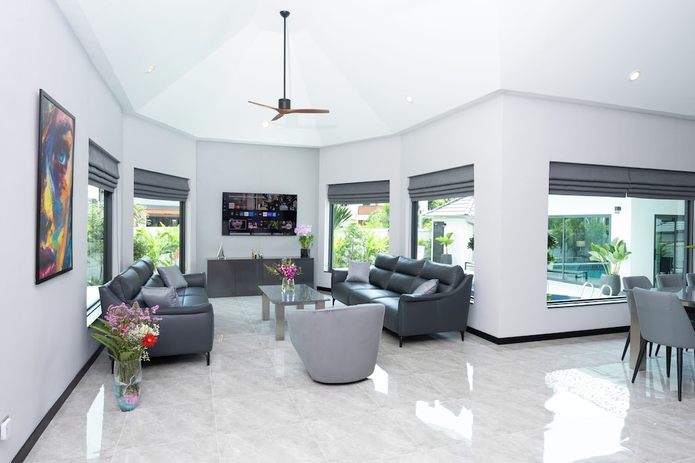 Villa Waree minutes to City and Beach