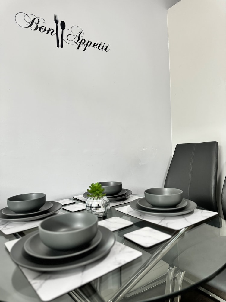 2br-sleeps4-citycentre-parking-rooftop