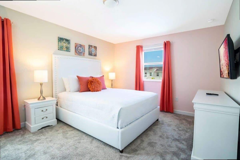 Spacious 7BR w Pool Spa Game Room Near Disney