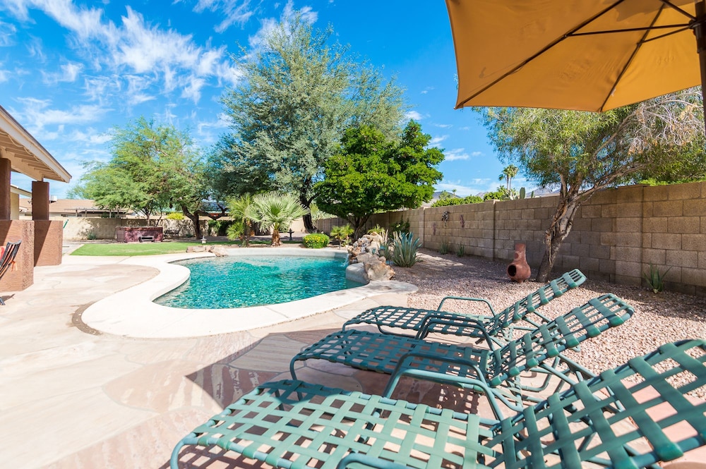 Casa Willow 4 Bedroom Home by RedAwning