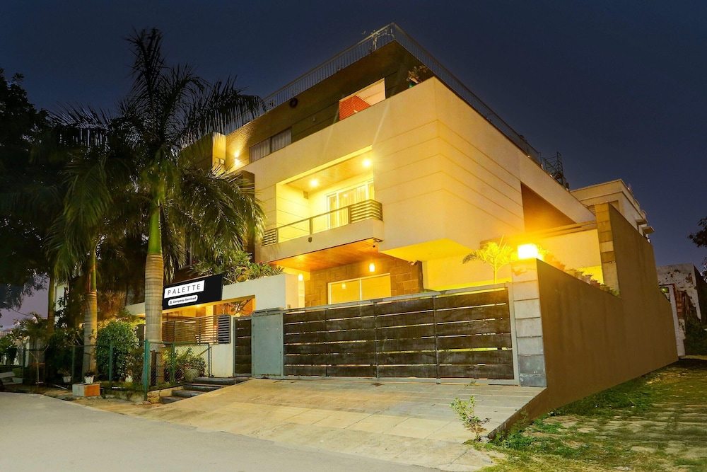 Mordern Rooftop Restro and Pool at Udaipur