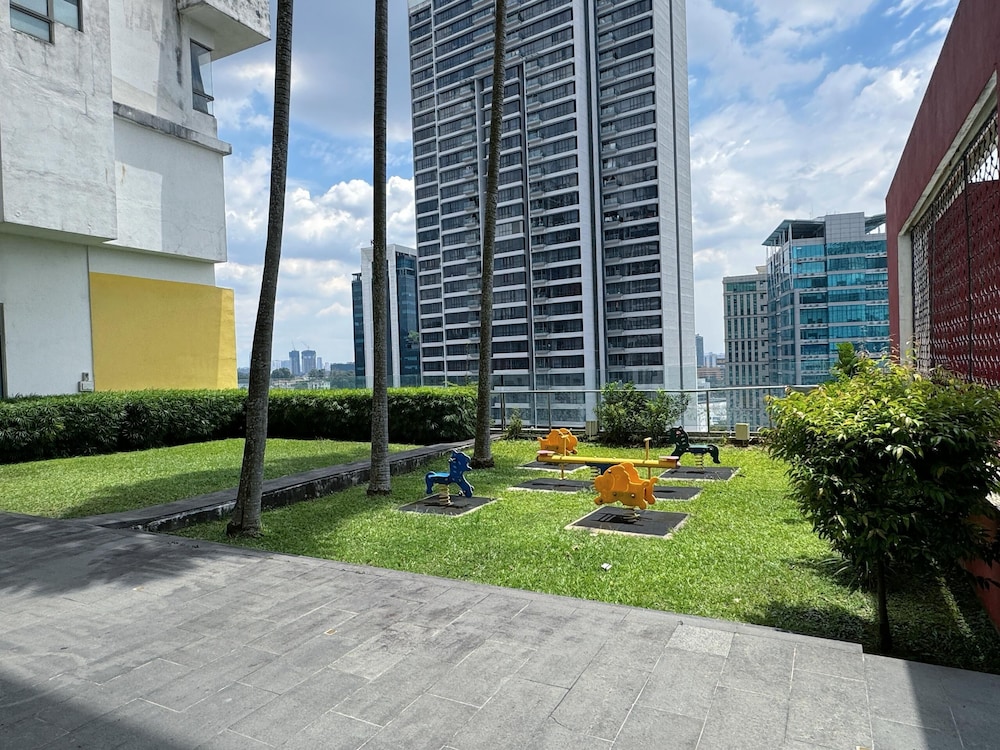Neo Mutiara Damansara Studio 2PAX 1CP